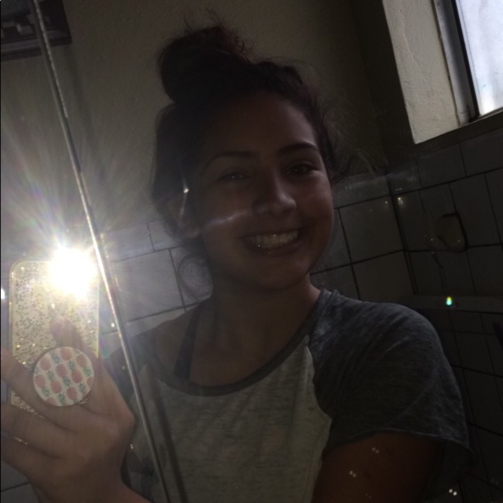 Meet your Posher, Elizabeth